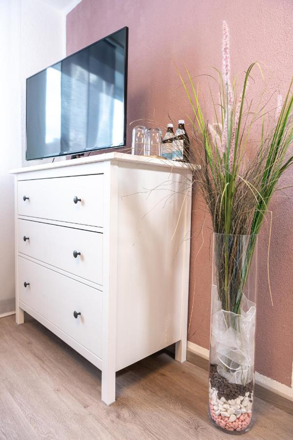 #2 Grosses Zimmer Mit Pool Und Garten メミンゲン エクステリア 写真