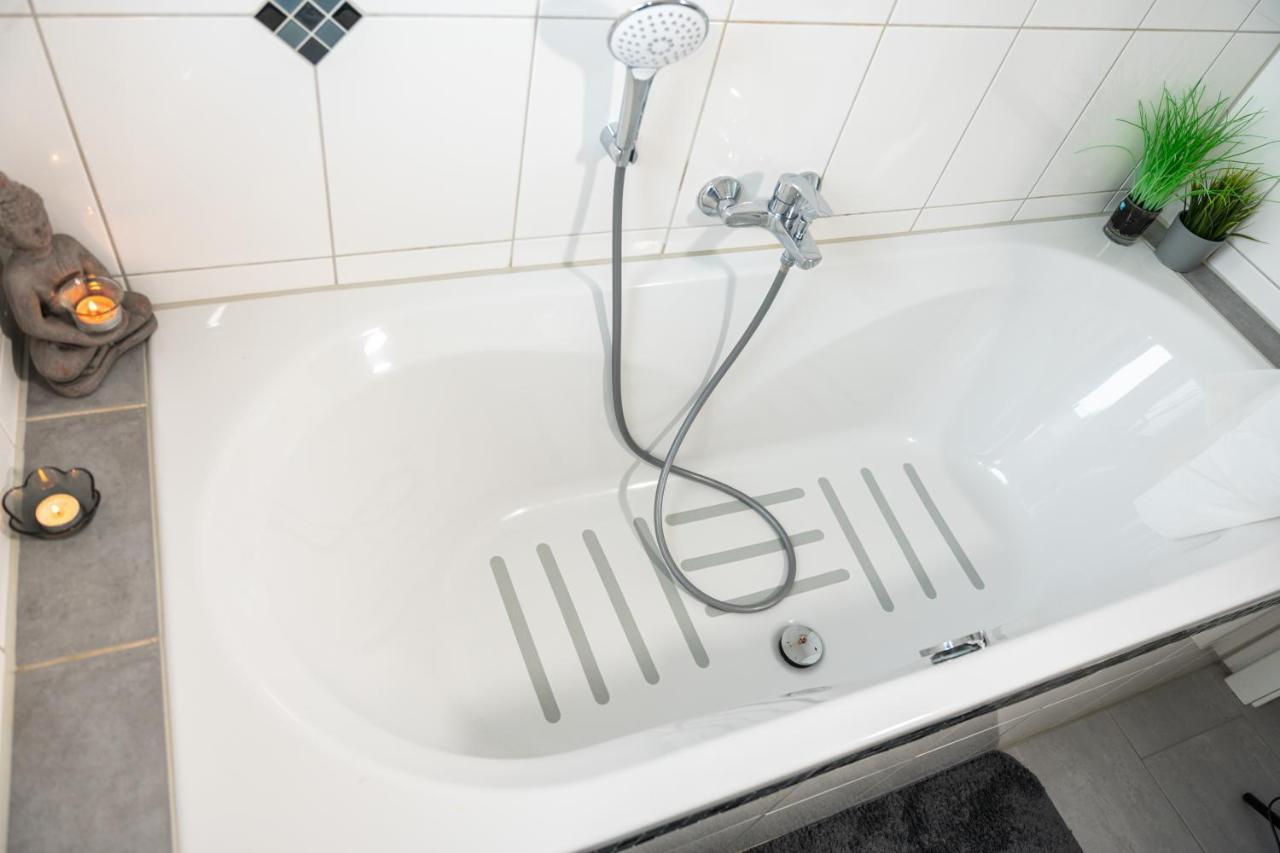 #2 Grosses Zimmer Mit Pool Und Garten メミンゲン エクステリア 写真