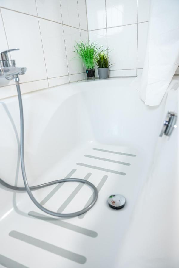 #2 Grosses Zimmer Mit Pool Und Garten メミンゲン エクステリア 写真